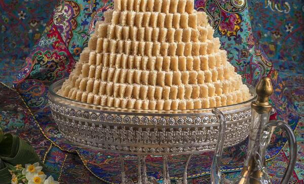 عکس شیرینی حاج خلیفه رهبر یزد