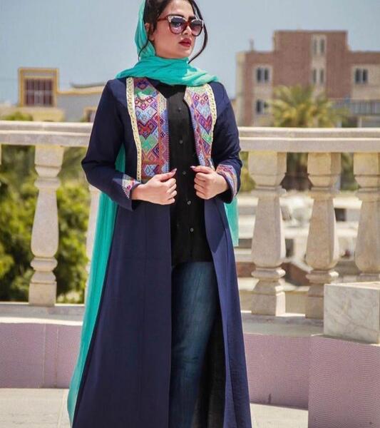 عکس مدل مانتو اسپرت رنگ سرمه ای
