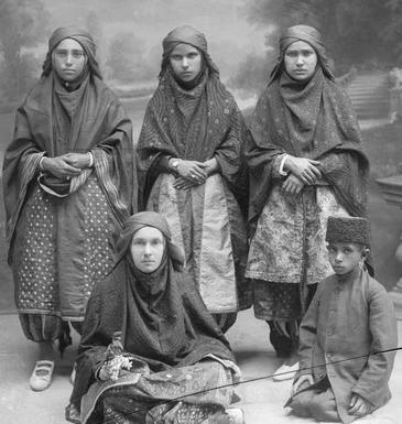 عکس دسته جمعی زنان قاجار
