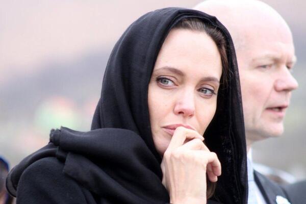 عکس های با حجاب آنجلینا جولی