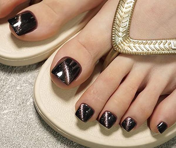 عکس مدل ناخن پا مشکی