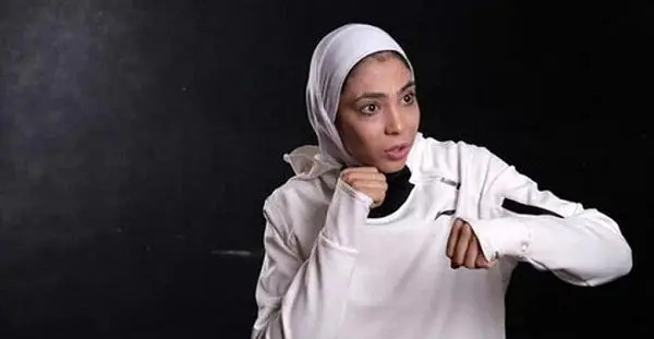 عکس دلار پشت گوشی