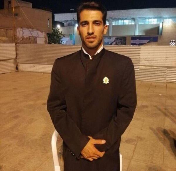عکس وحید امیری با لباس پرسپولیس