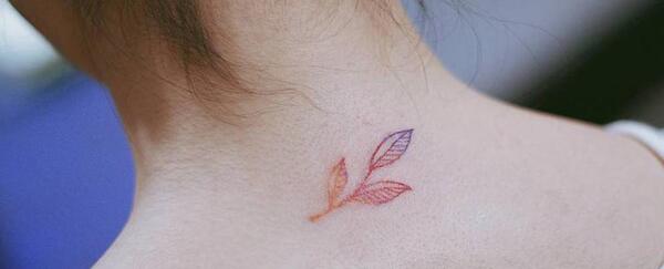 عکس تاتو دخترانه روی گردن