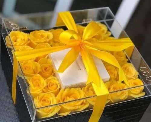 عکس گل رز زرد با زمینه مشکی