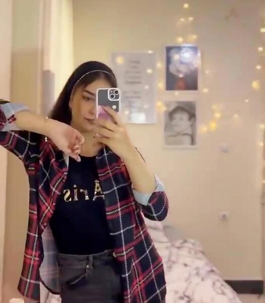 عکس دونفره جلو آینه