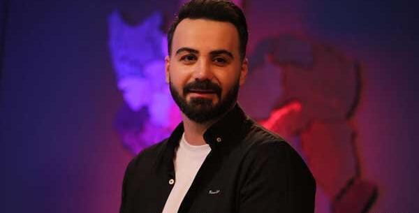 عکس رانندگی ارشا اقدسی در برنامه دست فرمون