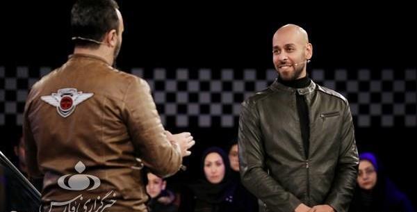 عکس رانندگی ارشا اقدسی در برنامه دست فرمون