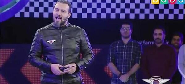 عکس رانندگی ارشا اقدسی در برنامه دست فرمون