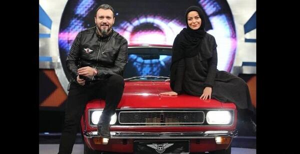عکس رانندگی ارشا اقدسی در برنامه دست فرمون