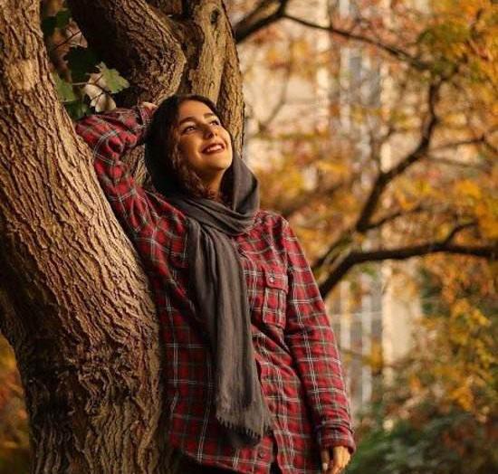 ژست عکس تولد کودک در پارک