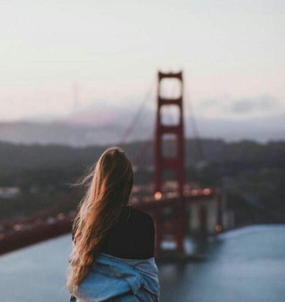 عکس پروفایل دختر پشت به دوربین با شال