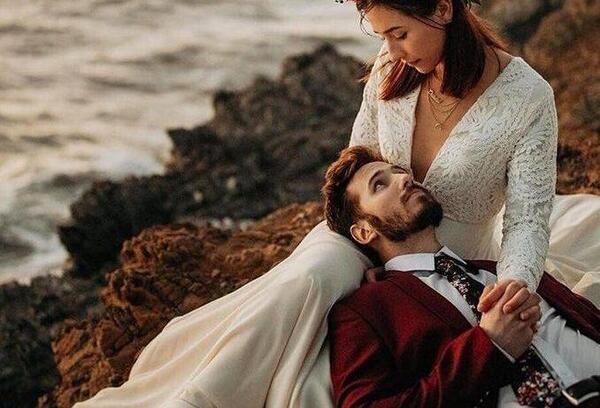 عکس عروس و داماد لب دریا