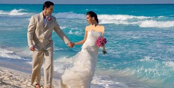عکس عروس و داماد لب دریا