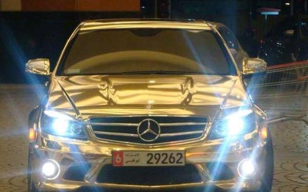 عکس ماشین طلایی لامبورگینی
