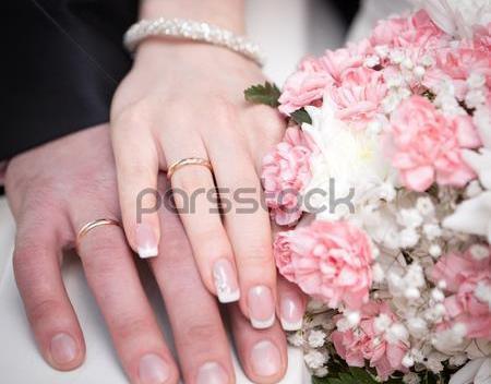 عکس دست عروس داماد رو گل