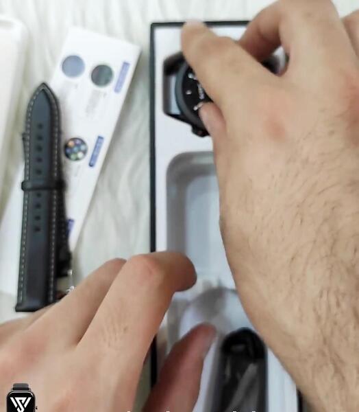 عکس ساعت هوشمند دایره ای