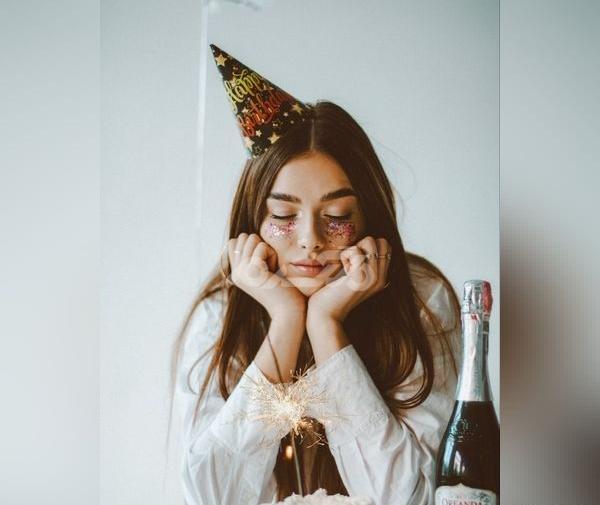 ایده عکس گرفتن با کیک تولد