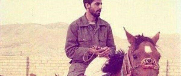 عکس حاج قاسم با لباس نظامی