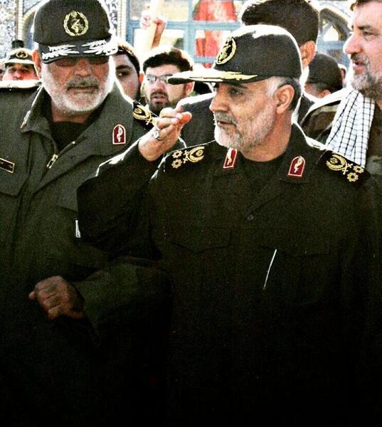 عکس حاج قاسم با لباس نظامی
