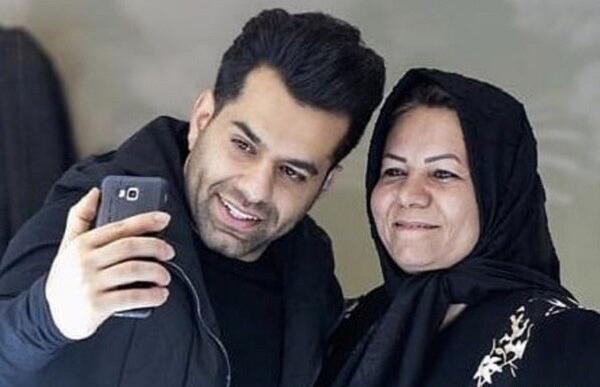 عکس رضا بهرام و مادرش