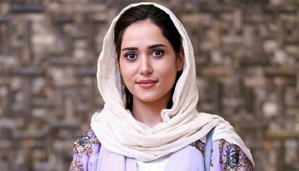 عکس پریناز ایزدیار در سرخ پوست