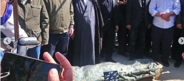 عکس همسر ازاده نامداری در مراسم خاکسپاری