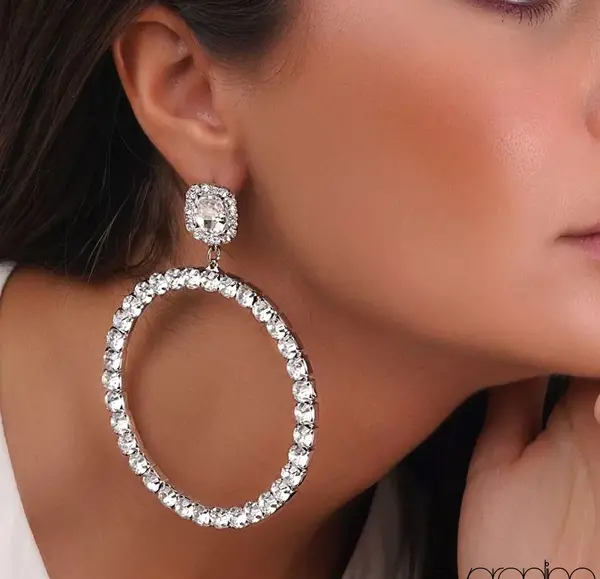 عکس گوشواره گرد بزرگ