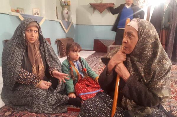 عکس بازیگر نقش بی بی در متهم گریخت