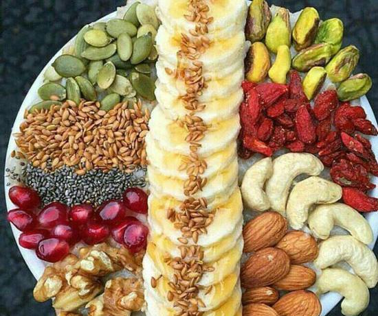 عکس تزیین ظرف یلدا