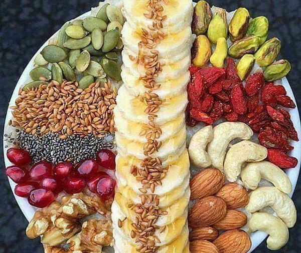 عکس تزیین ظرف یلدا