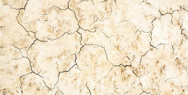 عکس کویر ترک خورده