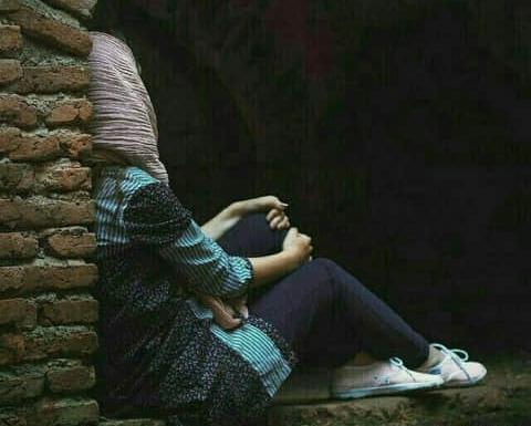 عکس دختر از پشت سر با نوشته