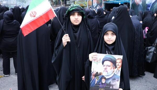 عکس خندان رئیسی
