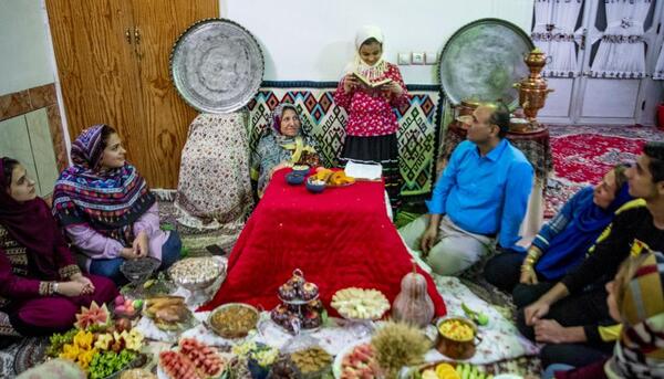 عکس شب یلدا خانوادگی