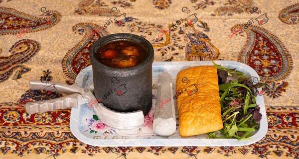 عکس آبگوشت در دیگ سنگی