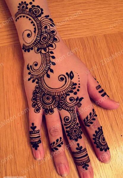 عکس تزیین حنا روی دست