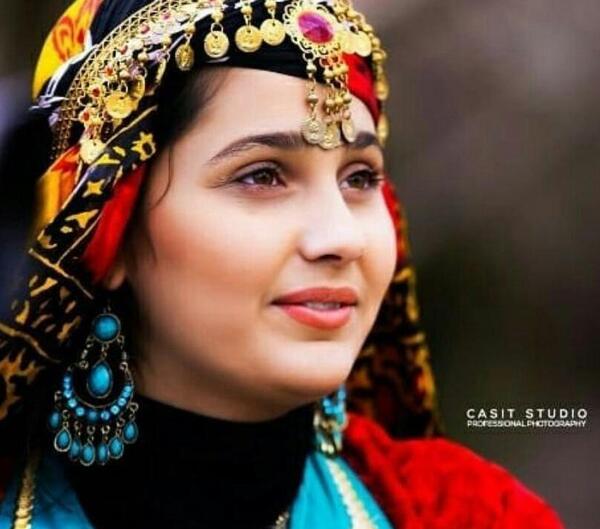 عکس دختر زیبای گلفروش