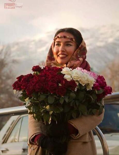 عکس دختر زیبای گلفروش