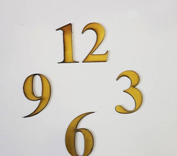 عکس ساعت لاتین