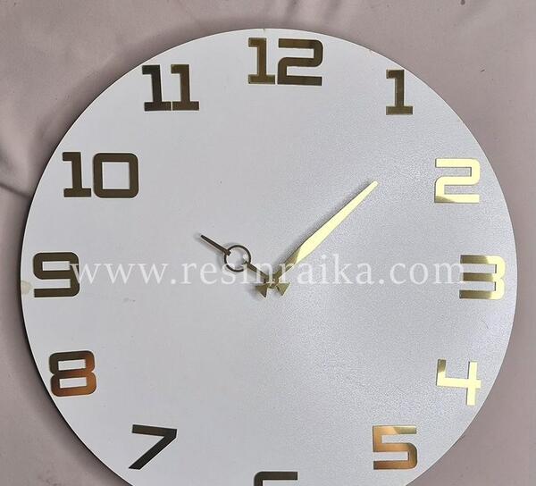 عکس ساعت لاتین