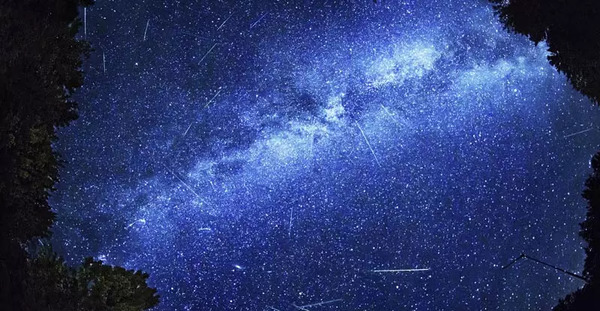 عکس بارش شهاب سنگ