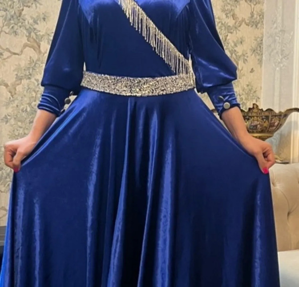 عکس لباس مجلسی آبی کاربنی
