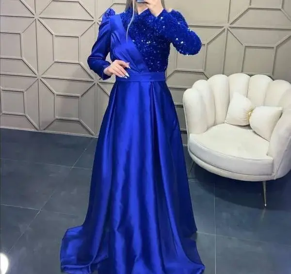 عکس لباس مجلسی آبی کاربنی