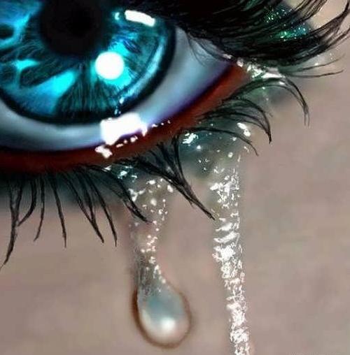 عکس چشم غمگین پسر