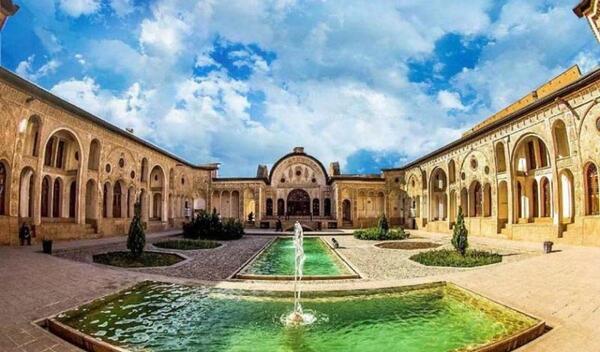 عکس رنگین کمان در خانه