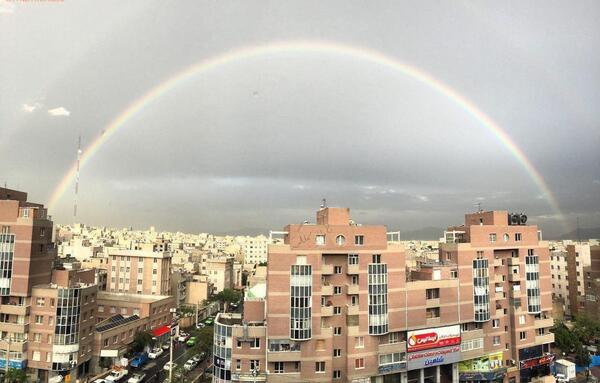 عکس رنگین کمان در خانه
