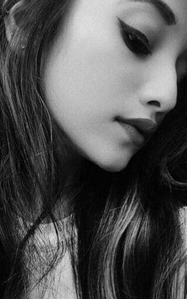 عکس ژست سیاه و سفید