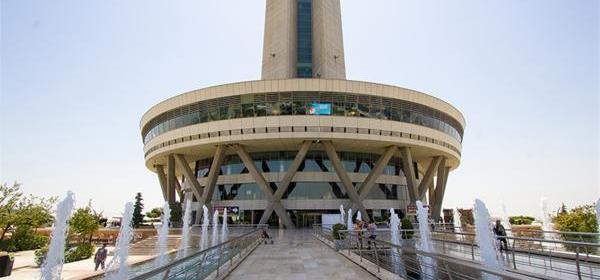 عکس برج میلاد تهران در روز