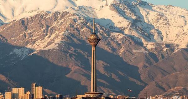 عکس برج میلاد تهران در روز